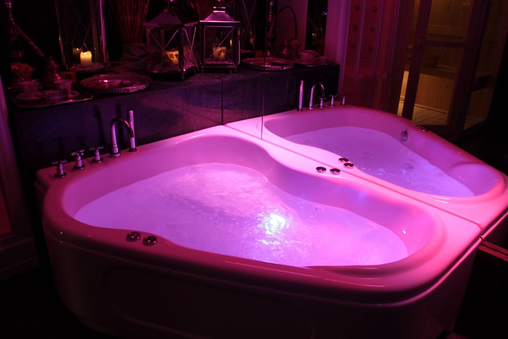 Romantic Double Room, Hot Tub - Photo 11