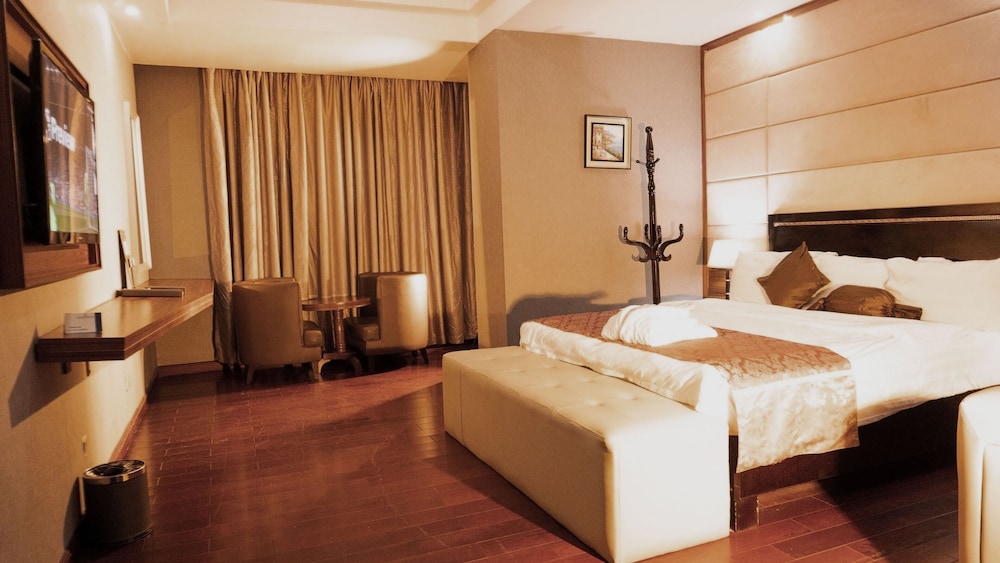 Executive Suite photo 3