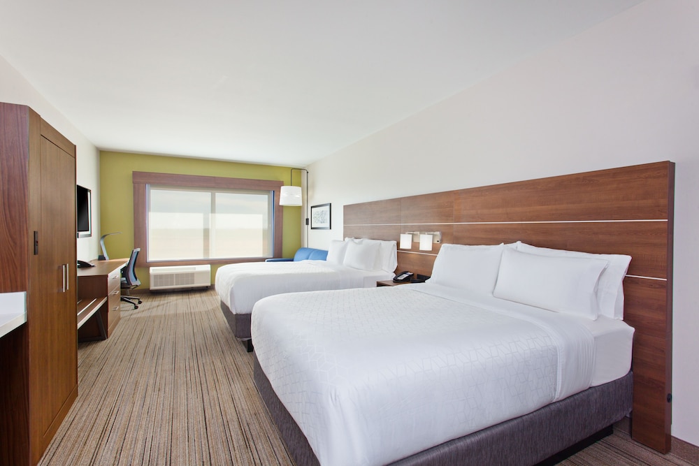 Suite, 2 Queen Beds, Accessible (Comm, Accessible Tub) photo 2