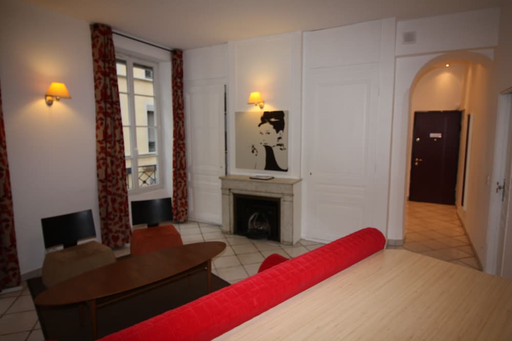 Family Apartment, 2 Bedrooms, Non Smoking, Kitchen - Photo 12