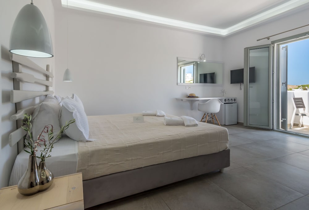 Deluxe Room, Partial Sea View photo 2