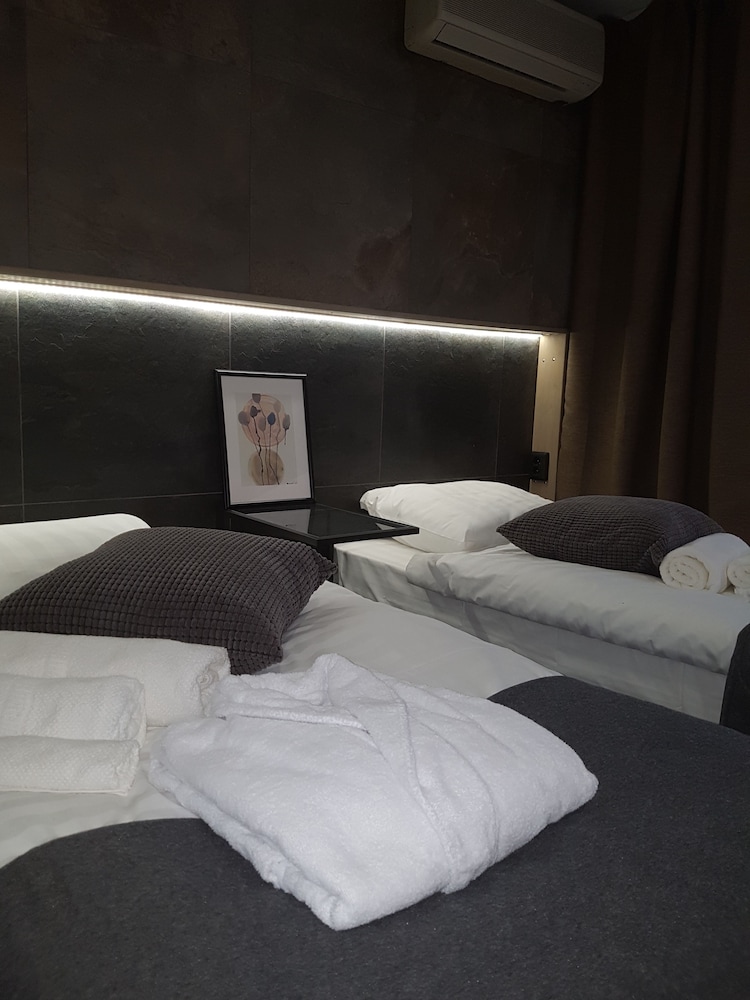 Standard Double or Twin Room photo 2