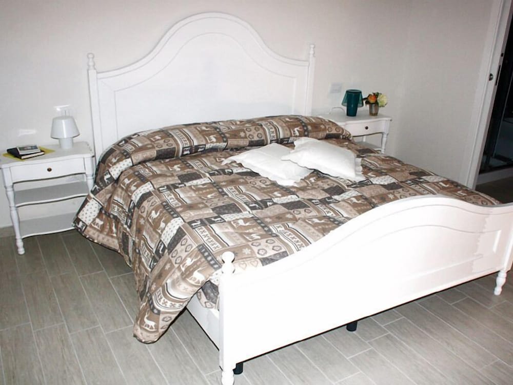 Deluxe Double Room, Garden View (Cabernet) photo 1