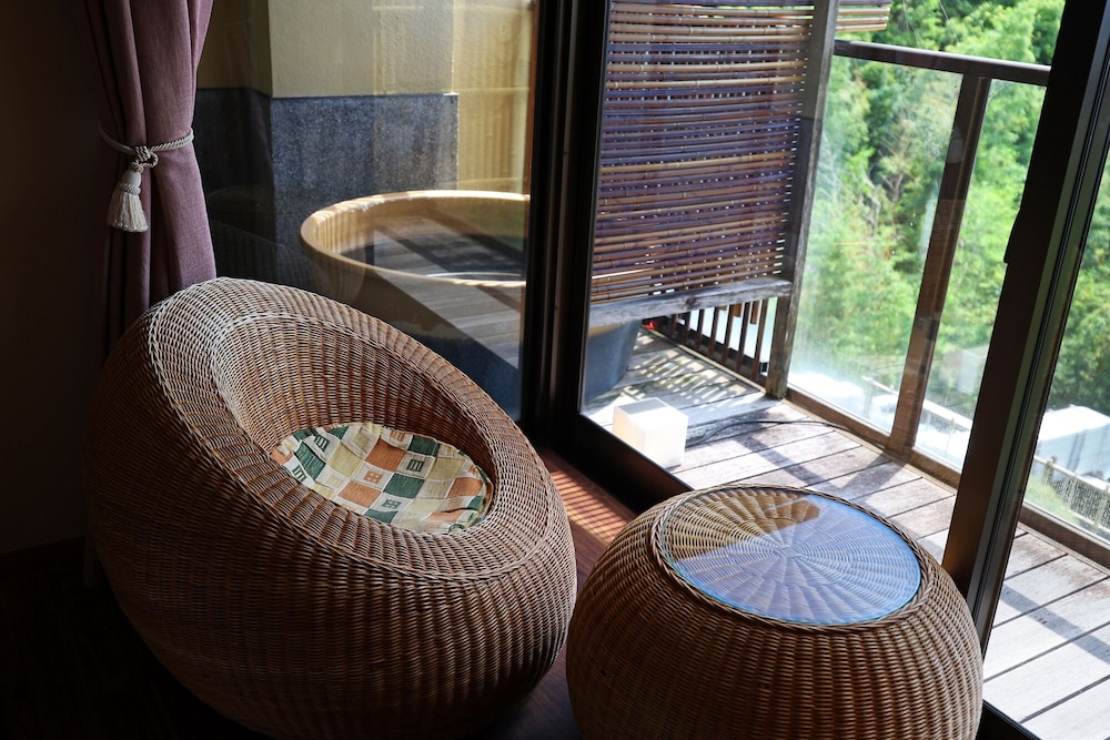 Japanese Room with Open-Air Hot Spring Bath photo 3