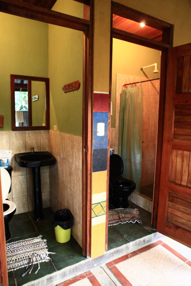 Double Room, 1 Double Bed, Shared Bathroom photo 2