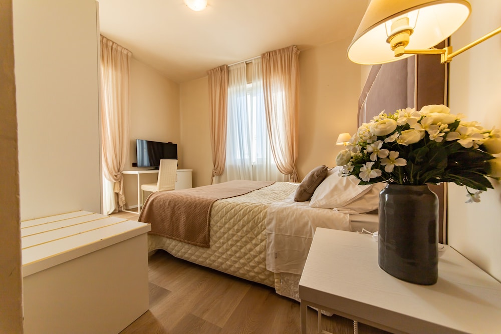 Superior Double Room, Balcony - Photo 1
