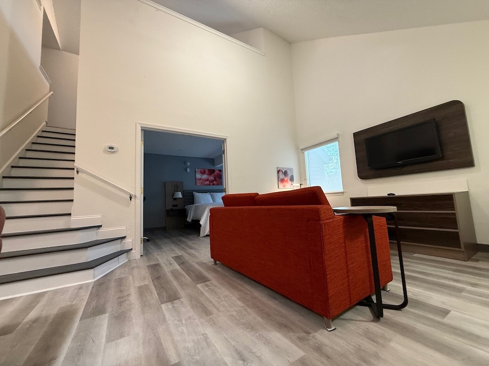 Room, Multiple Beds, Non Smoking (Deluxe Penthouse Suite) - Photo 2