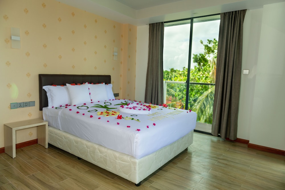 Deluxe Double Room - Photo 12