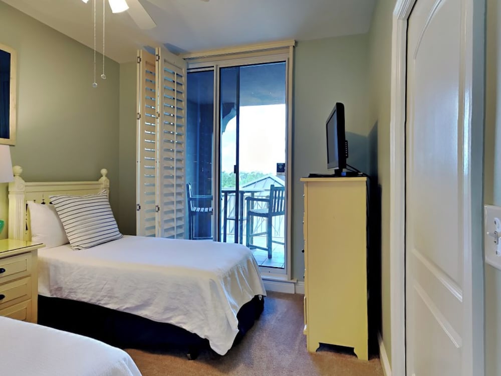 Condo, Multiple Beds, Balcony, Ocean View (#402 - No Pets) photo 3