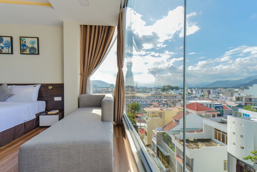 Deluxe Double Room, City View - Photo 7