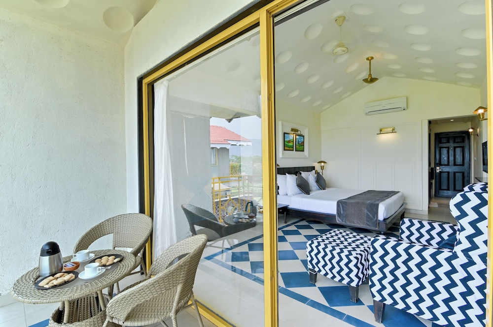 Luxury Room, Lake View photo 2