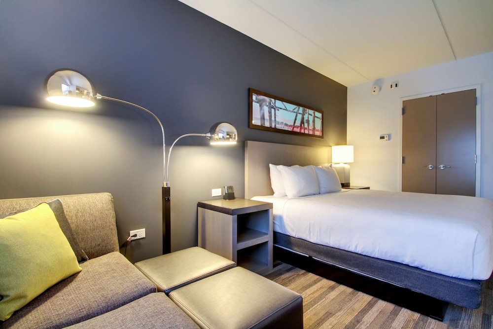 Room, 1 King Bed, Accessible photo 3