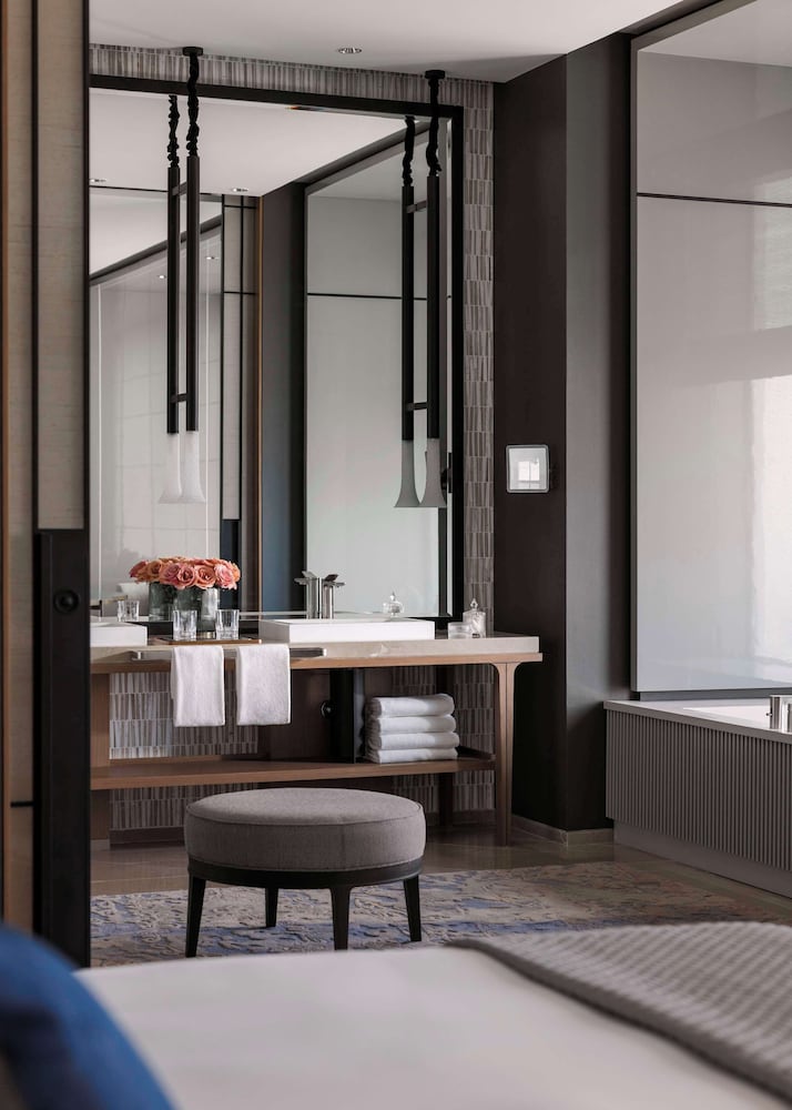 Grand Room, 1 King Bed (grand Zaabeel)