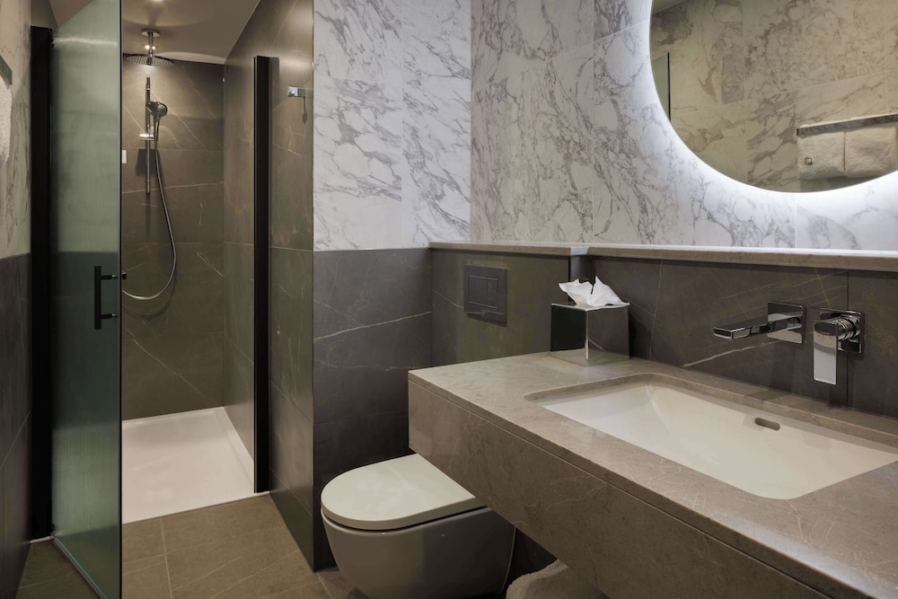 Suite, 1 King Bed