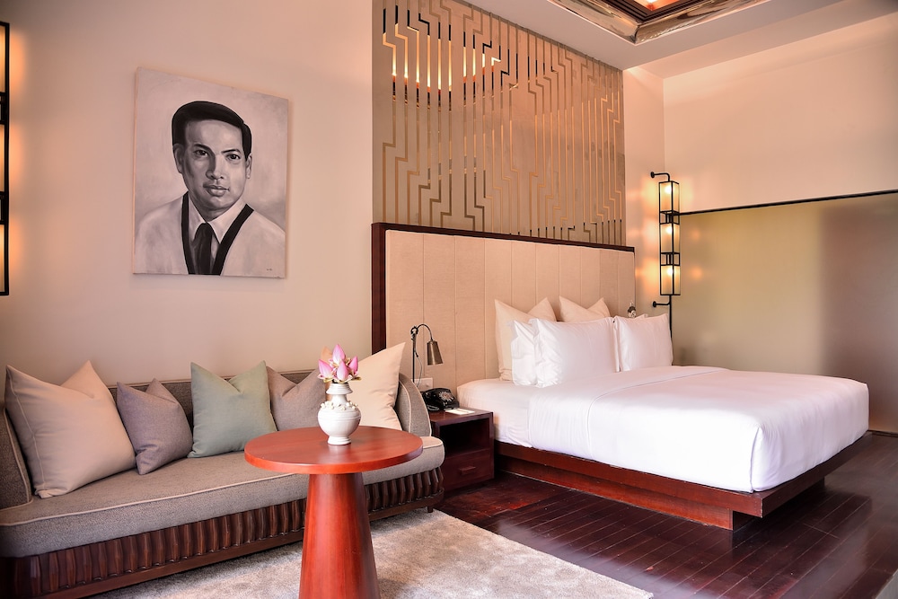 Deluxe King Room - Free Airport Transfers + Mini-Bar - Photo 4