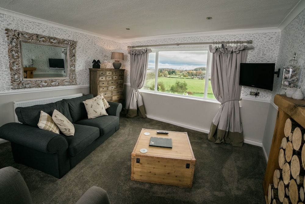 Suite - Photo 14