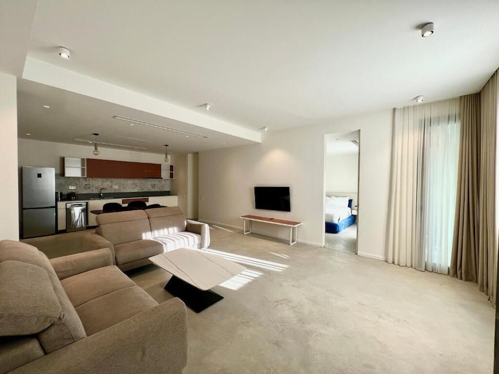 Family Studio Suite, Balcony, City View