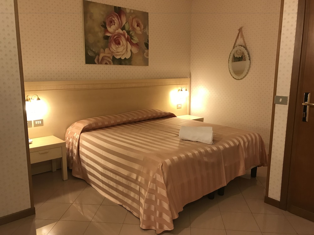 Economy Double or Twin Room - Photo 2