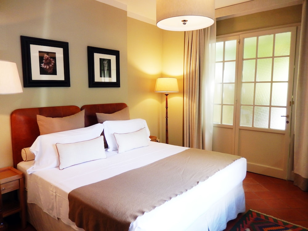Honeymoon Double Room, 1 King Bed, Courtyard Area photo 2