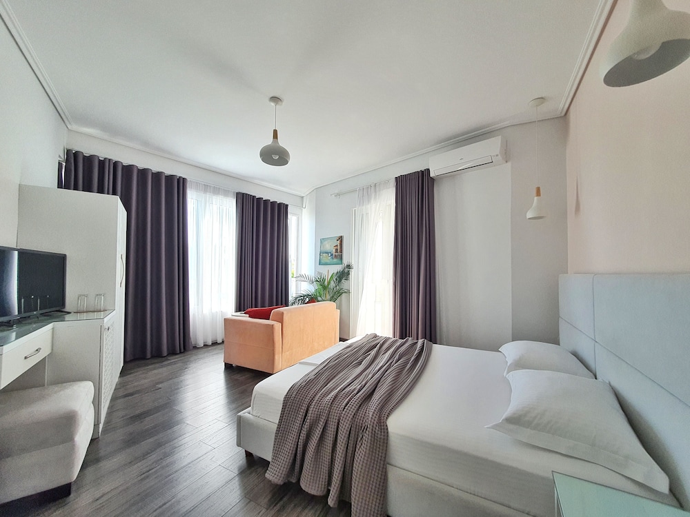 Junior Suite, 1 King Bed with Sofa bed, Ocean View (3) photo 3