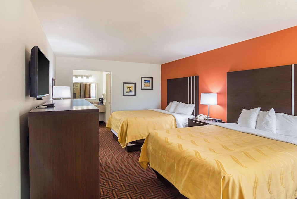Room, 2 Queen Beds, Accessible, Non Smoking (Upgrade) - Photo 3