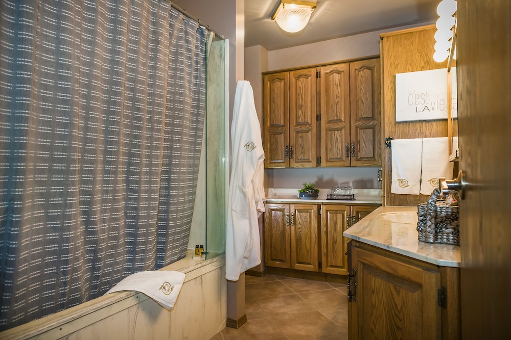 Executive Condo, 3 Bedrooms, 2 Bathrooms photo 3