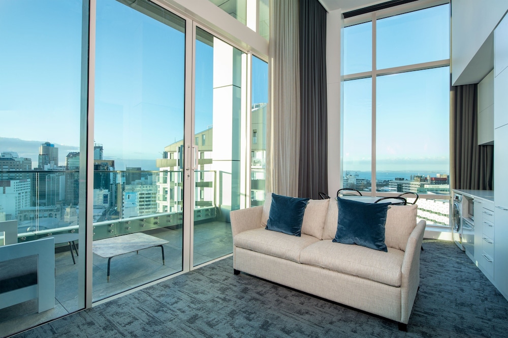Suite, 2 Bedrooms, Tower (View) photo 1