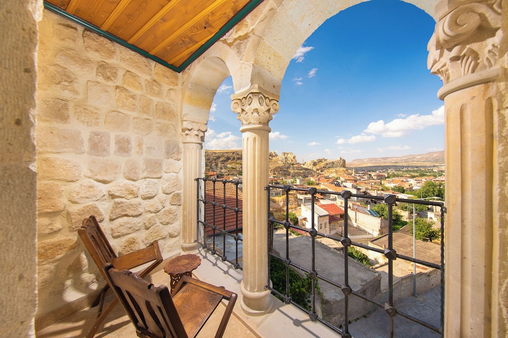 Honeymoon Room, Terrace, City View - Photo 16