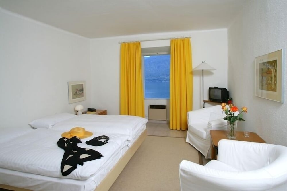 Cosy Double Room With Lake View photo 1