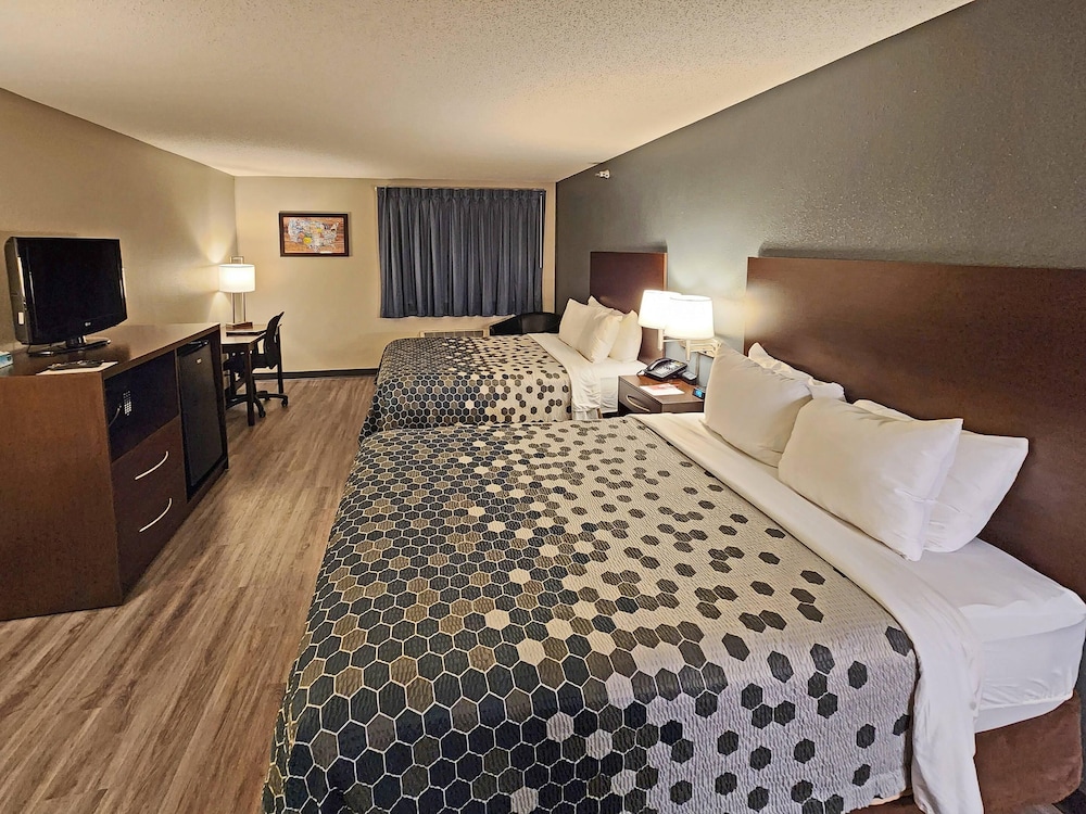 Room, 2 Queen Beds, Non Smoking photo 1