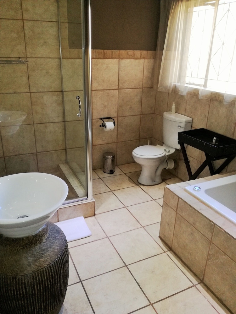 Apartments - Full Self-Catering photo 2