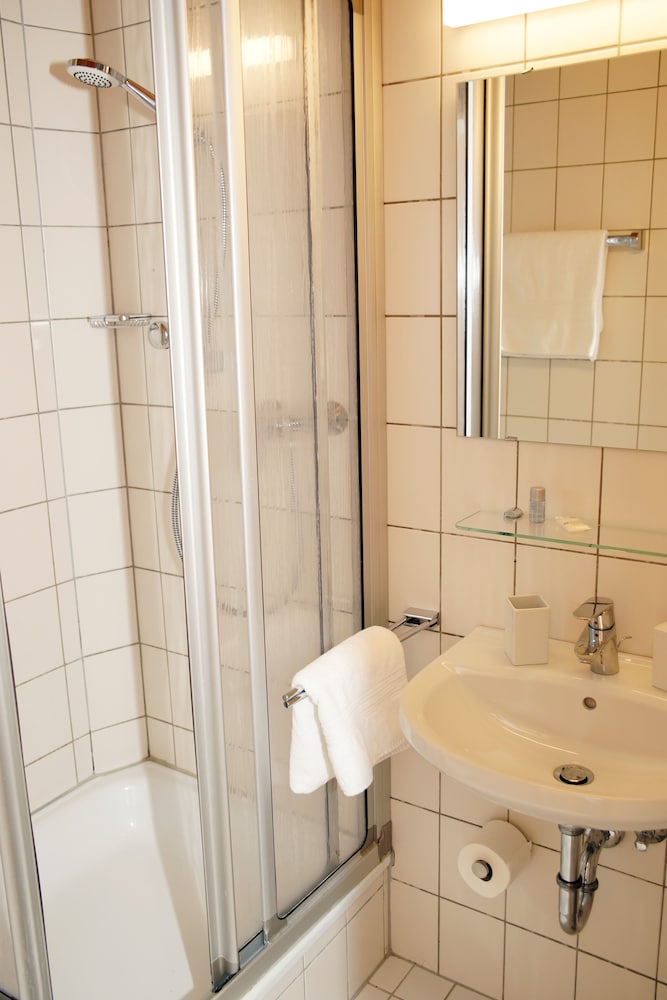 Premium Single Room, Ensuite photo 3