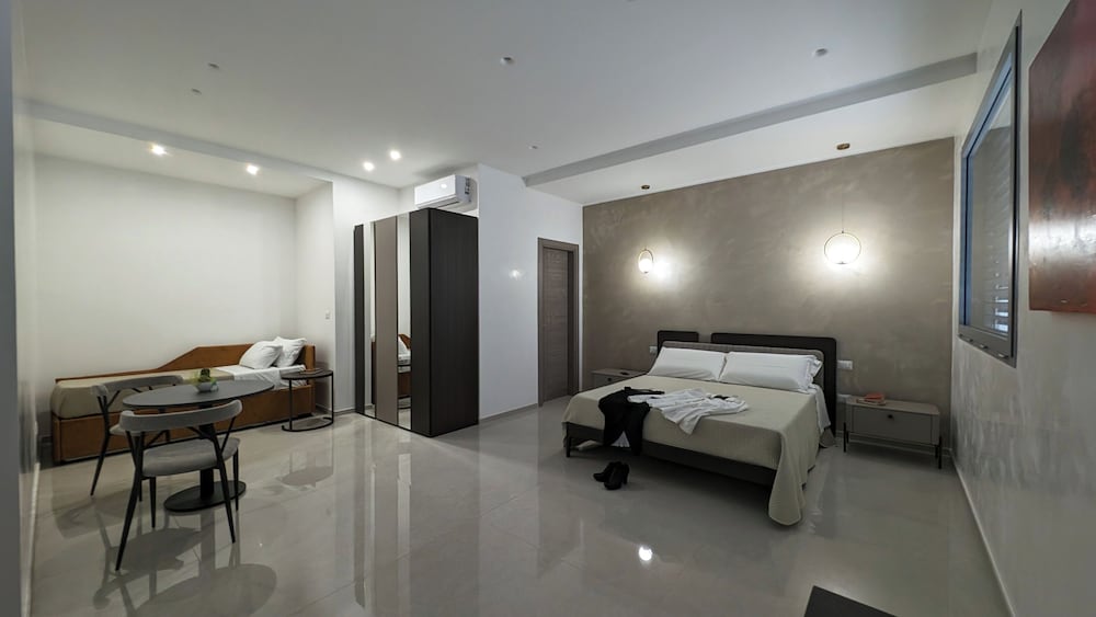 Luxury Room, Courtyard View photo 1