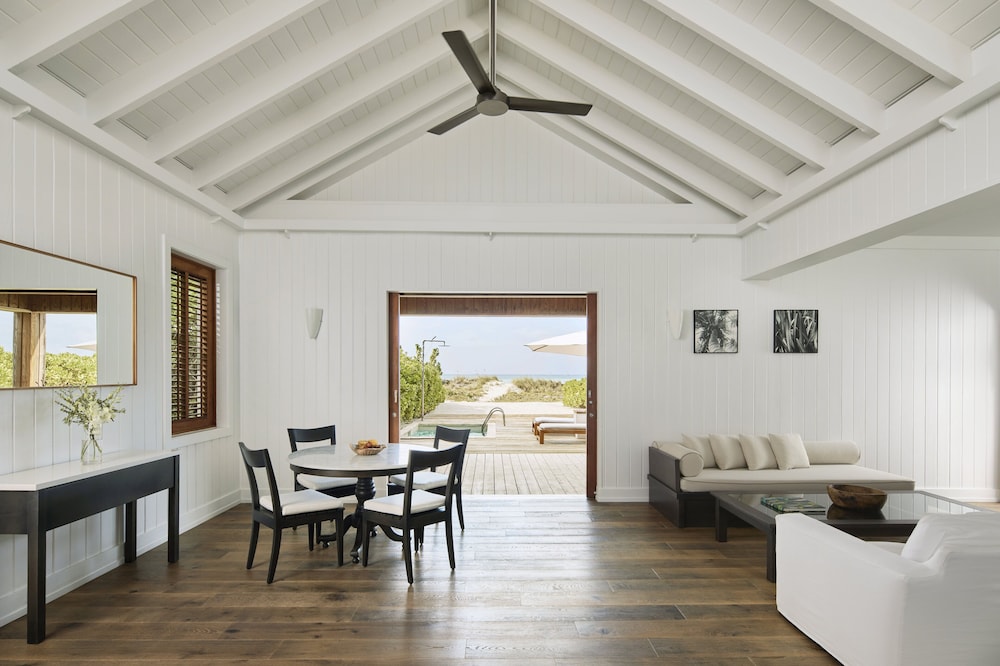 Suite, Beachfront - Photo 1