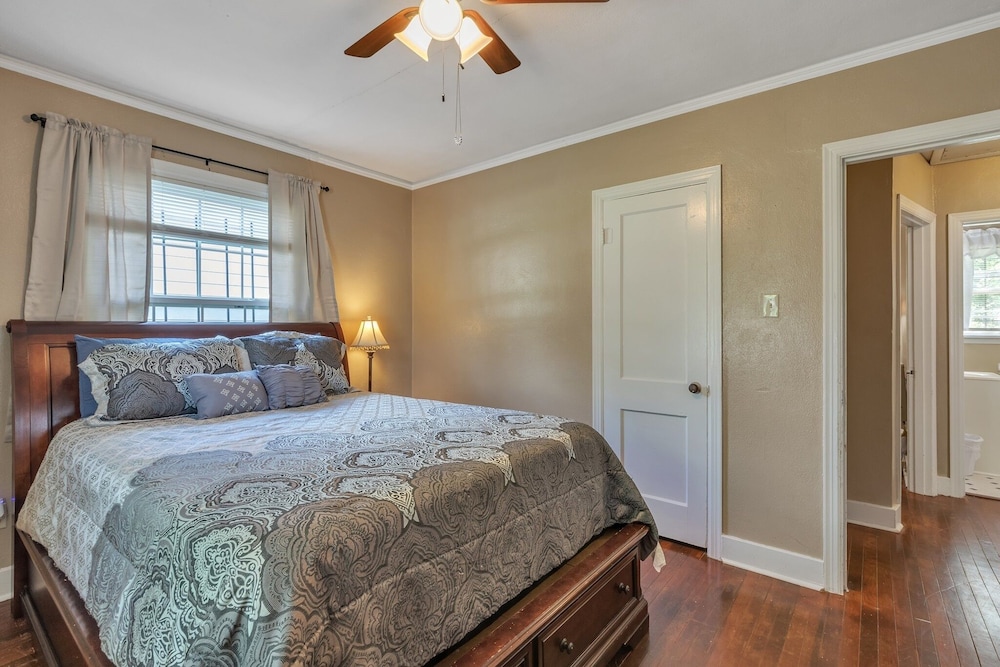 House, 2 Bedrooms