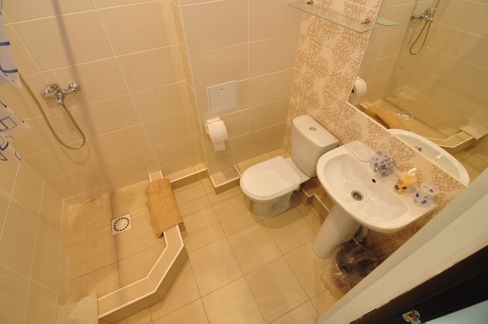 Economy Double Room photo 3