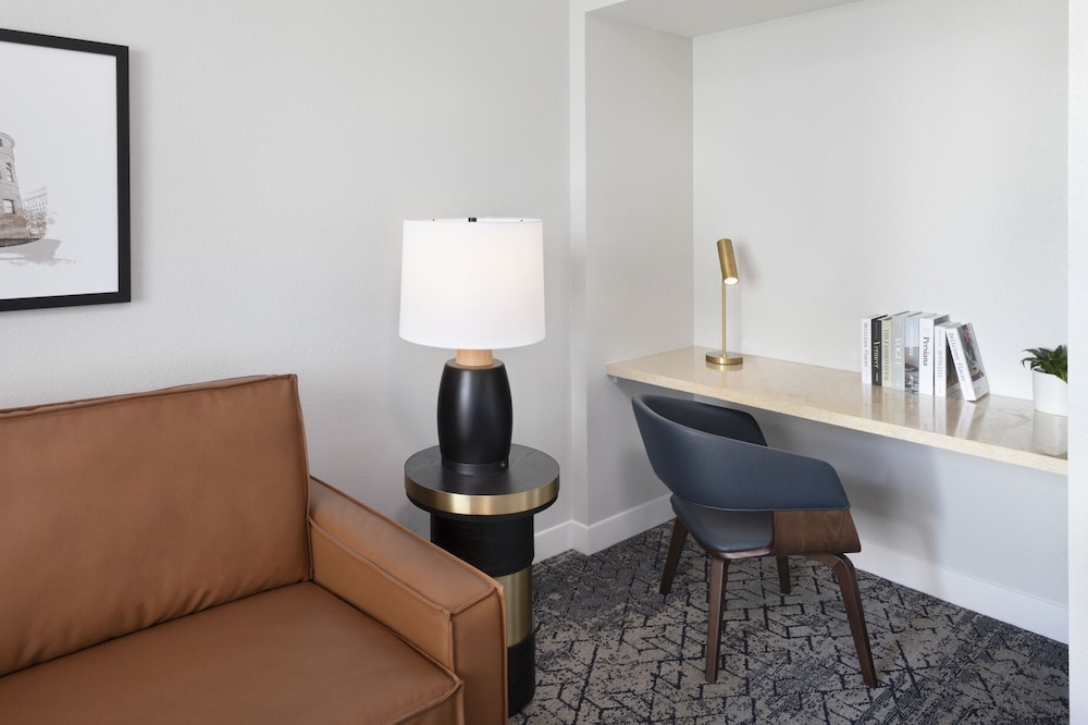 Junior Suite, 1 Bedroom - Photo 2