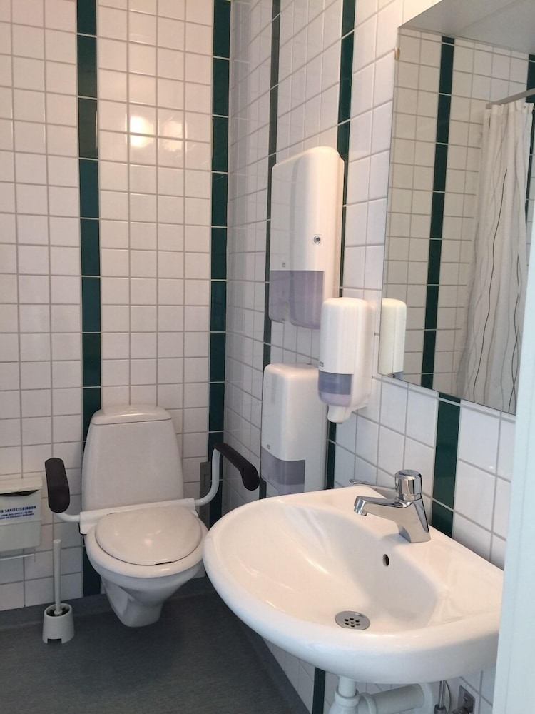 Twin Room, Private Bathroom (Pets Not allowed) photo 2