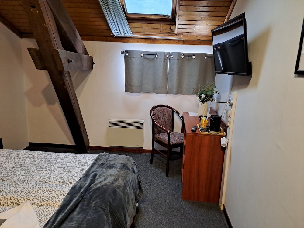 Standard Double Room, Valley View photo 3