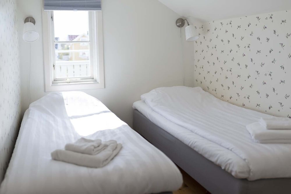 Family Room, 2 Bedrooms, Balcony (Private WC, Shared Shower) photo 2