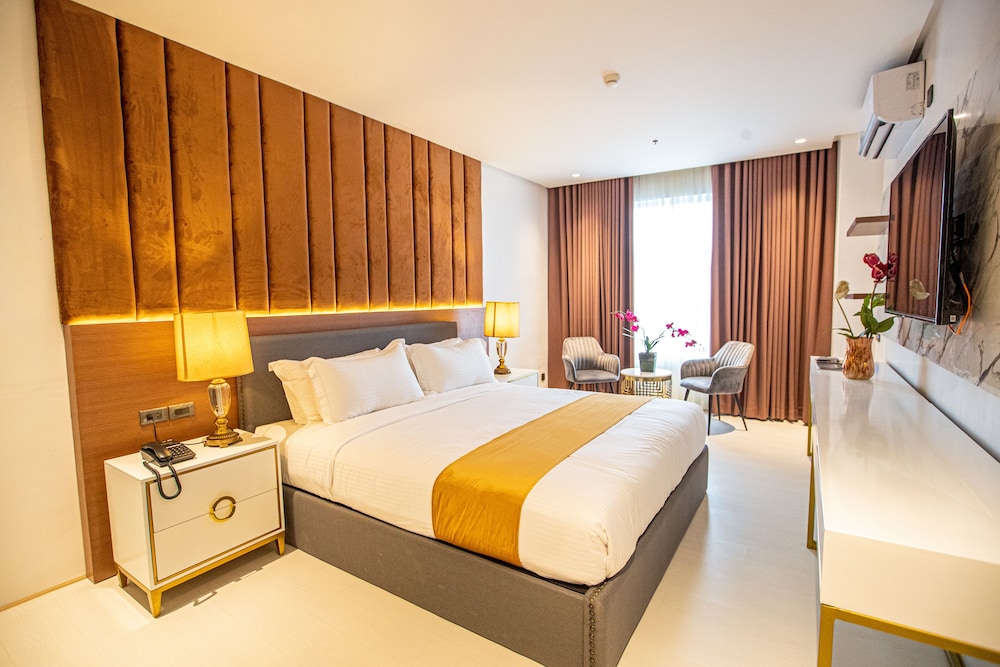 Superior Room, 1 King Bed