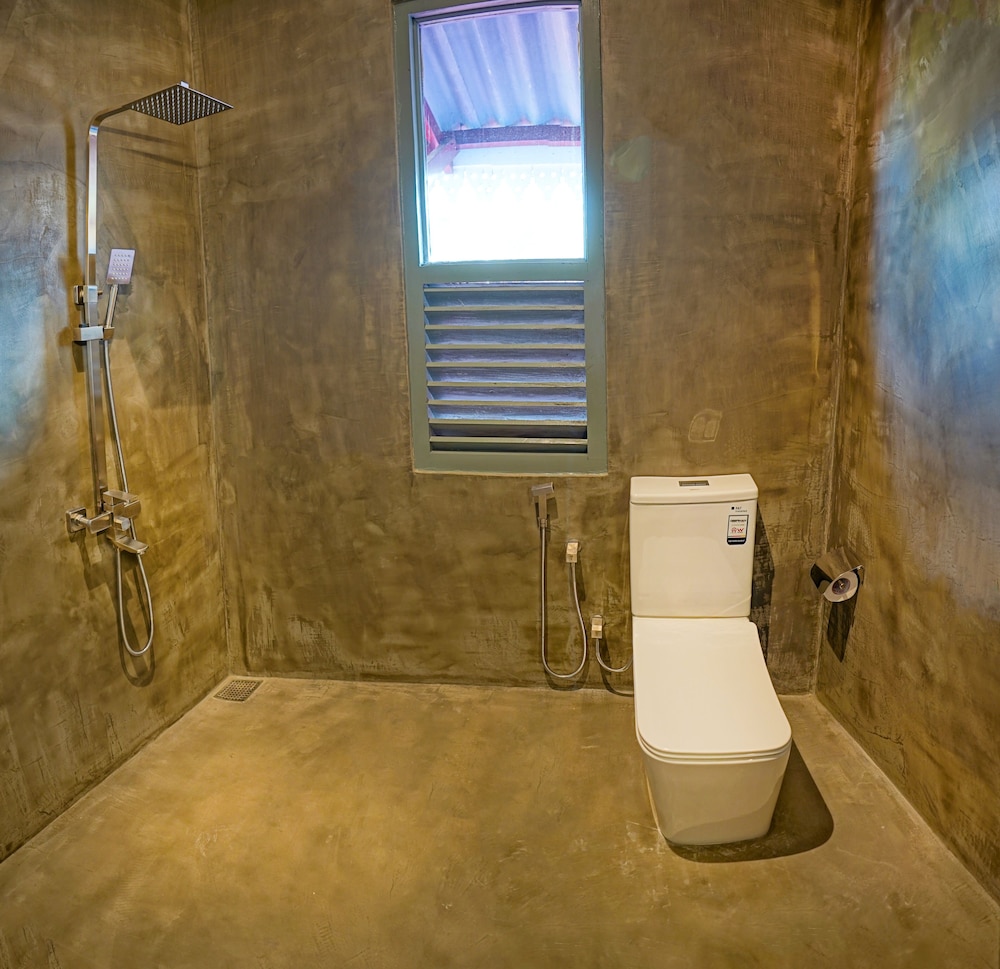Deluxe Double or Twin Room, 1 King Bed, Non Smoking, Ocean View photo 2