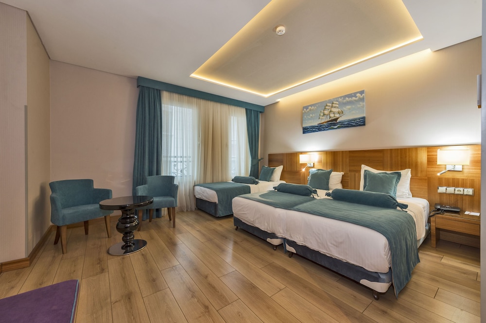 Comfort Triple Room, Multiple Beds, City View photo 2