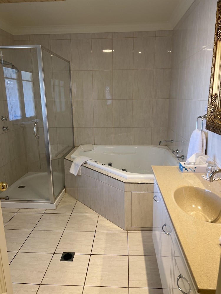 Deluxe Suite photo 3