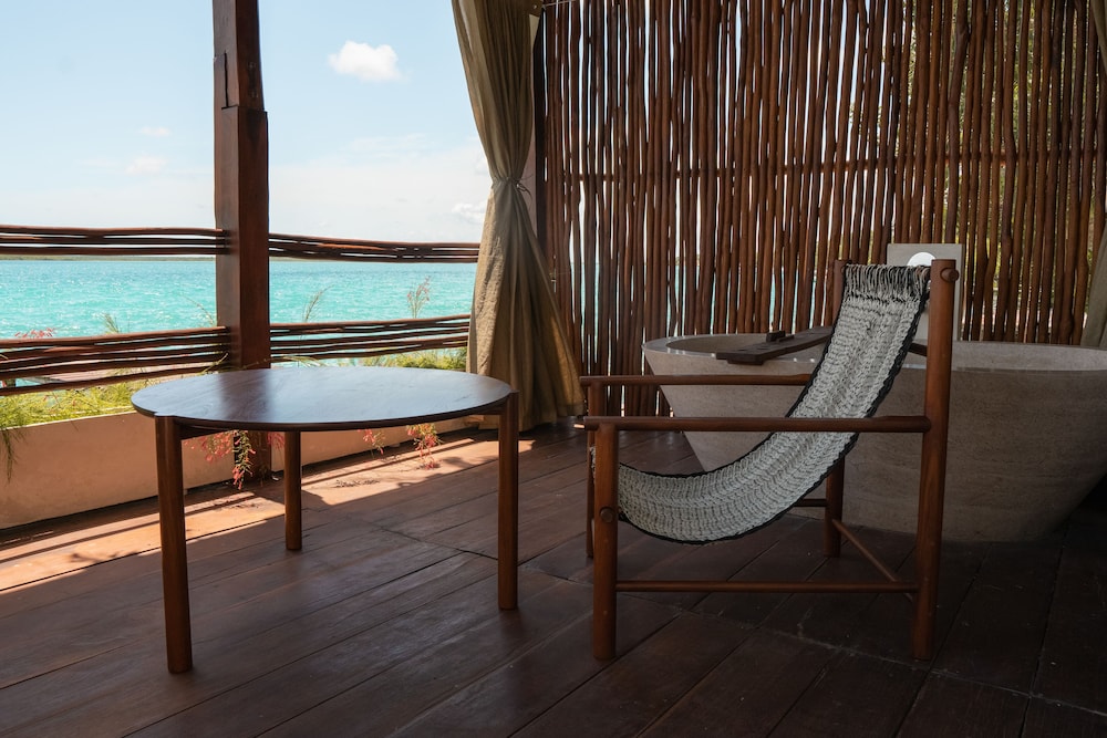 Superior Studio Suite, Terrace, Lakeside thumbnail 6