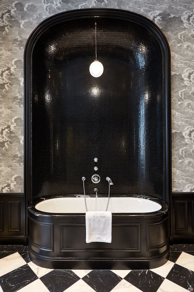 Signature Suite