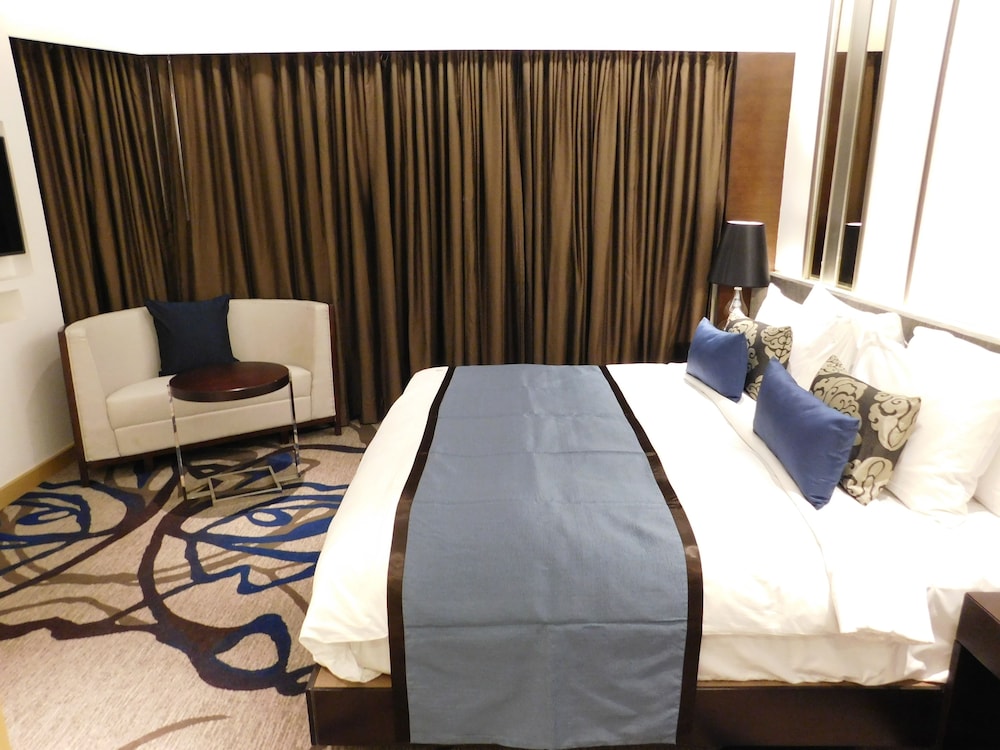 Luxury Suite