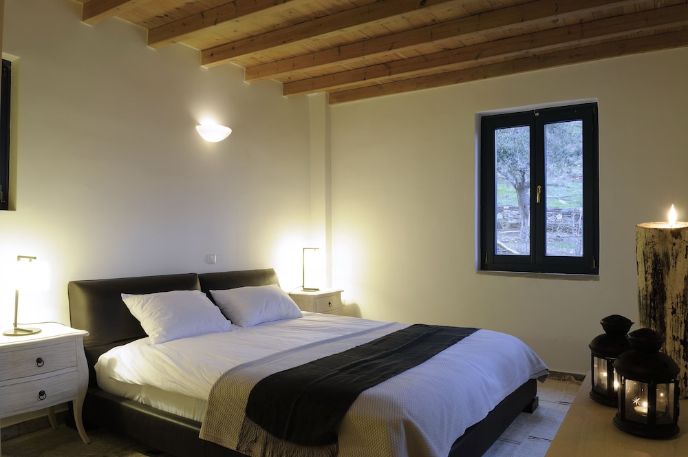 Grand Villa, Sea View (Blue) photo 1