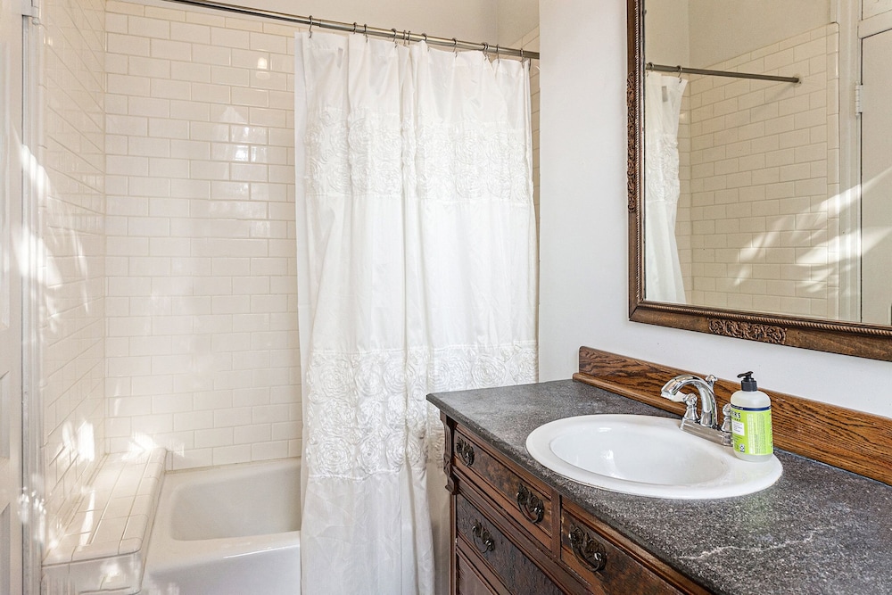 Double Room, Ensuite - Photo 2