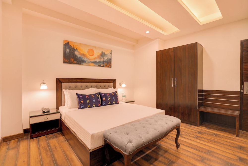 Studio Suite - Photo 1